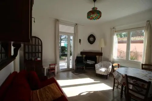 Maison 6 pers jardin clôturé à 300m de la plage