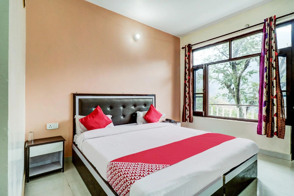 OYO 66006 Hotel Himalayan Paradise