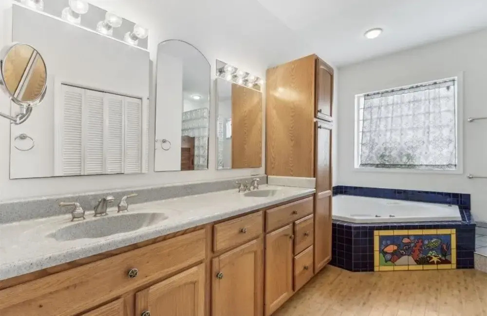 Ocean View 3 Bedroom Home - Pet Friendly