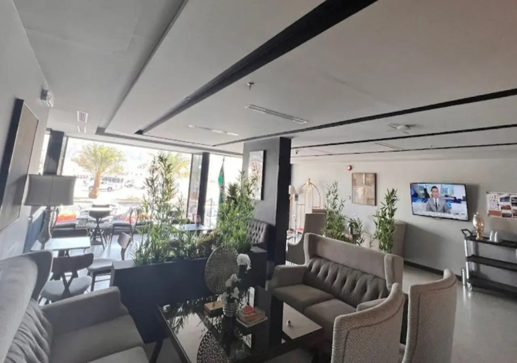 Almadain Hotel