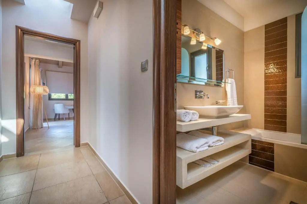 Villa Merovigli - Sea Views & Private Pool, Ideal for Large Groups, by ZanteWize