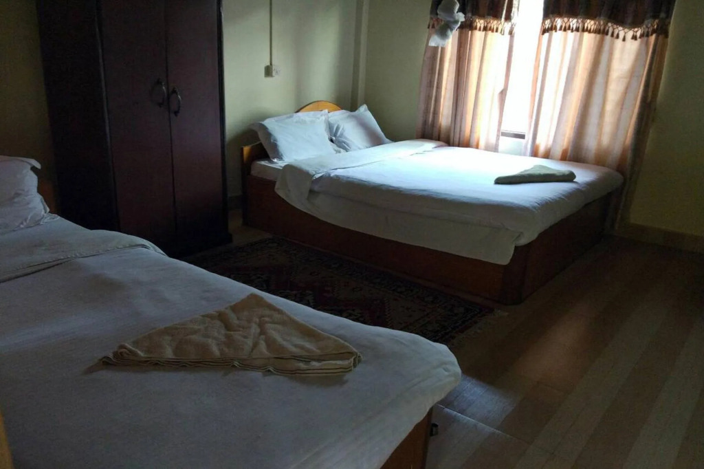 Travellers Jungle Camp-Sauraha