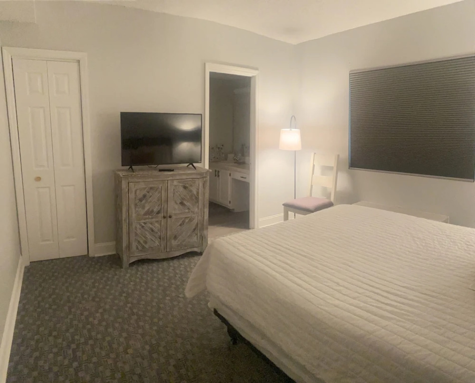 Smoky Mountains 603 2BD with Private Balcony and Jacuzzi Tub by RedAwning