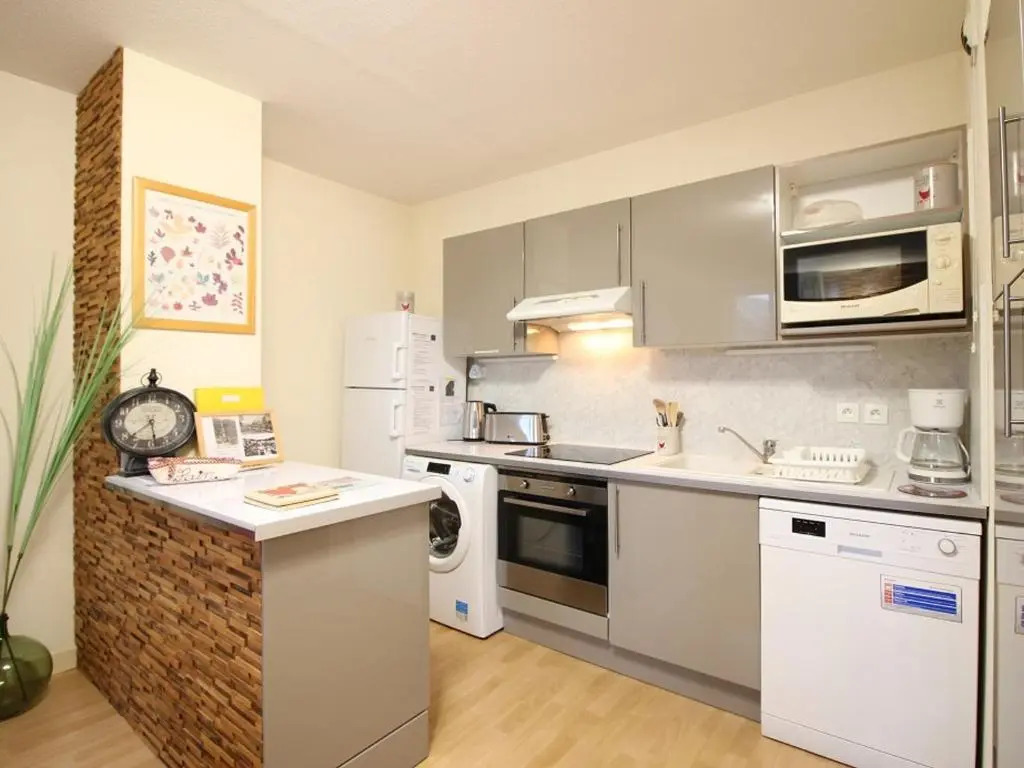 Appartement La Bourboule, 2 pièces, 5 personnes - FR-1-608-29