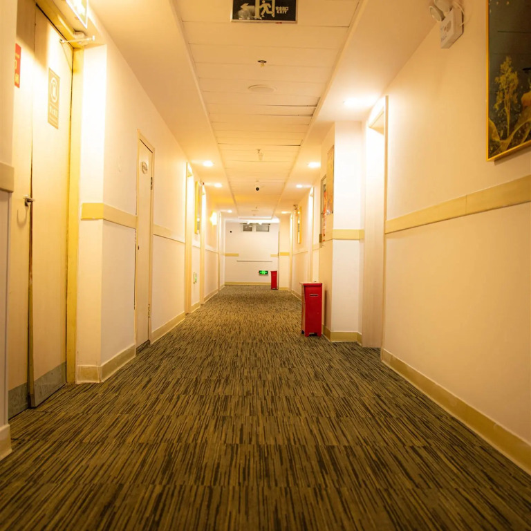Pai Hotel Luohe Shuanghui Road