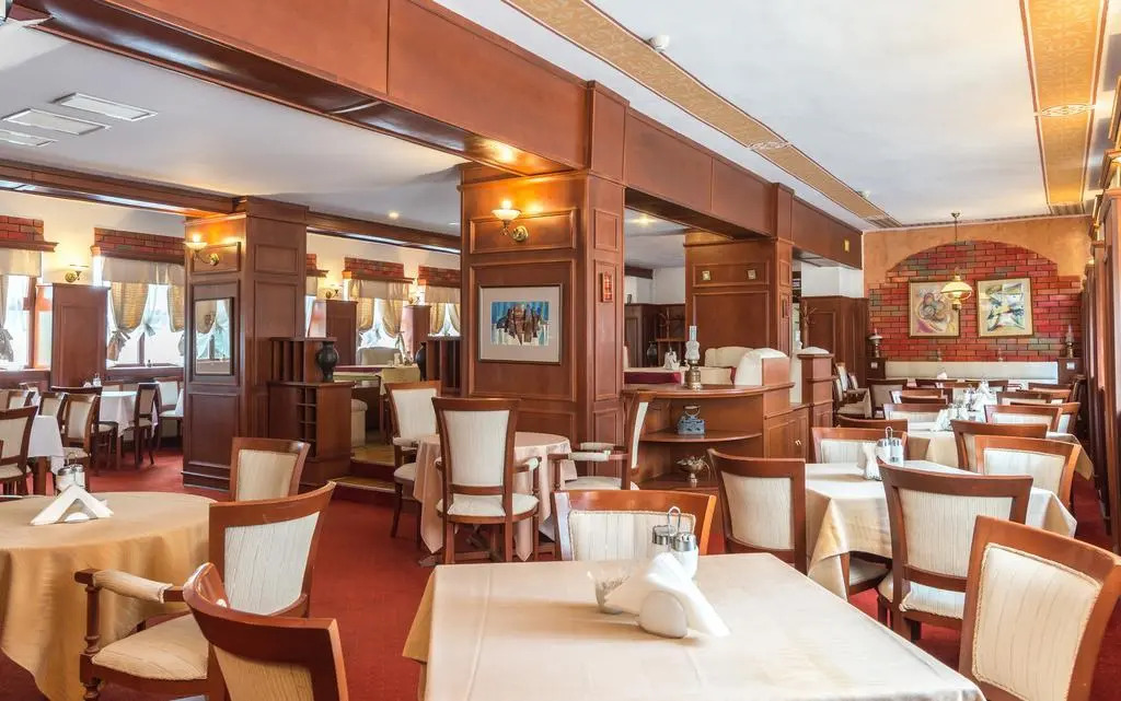 Elina Hotel