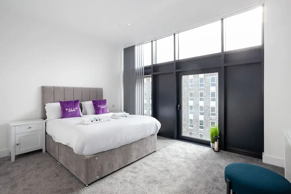 Spacious Two Bedroom Penthouse in MCR City Centre