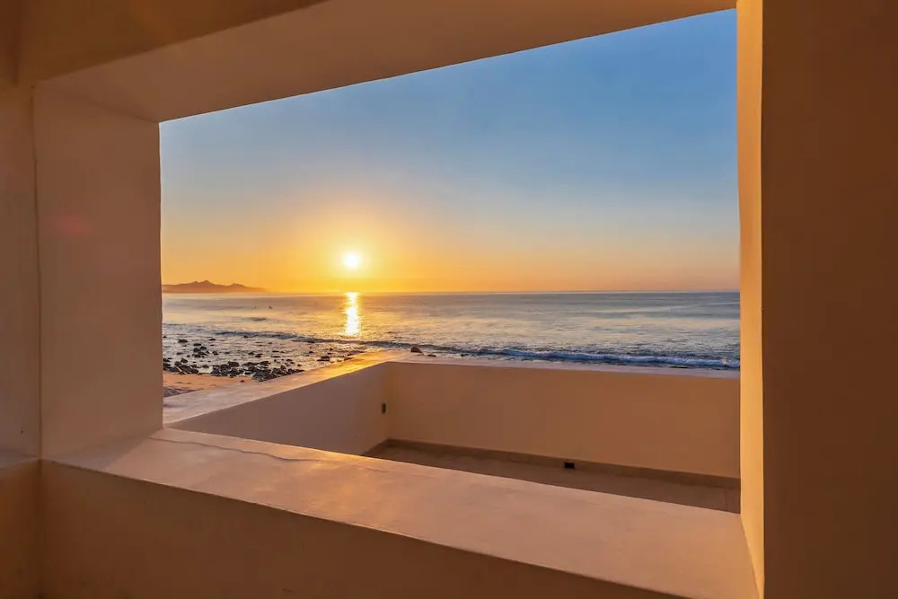 Cabo Break Hotel