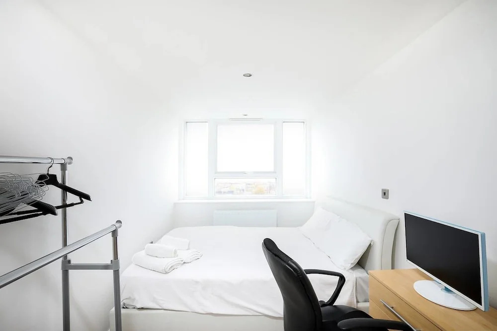 Great 2BR Flat - 10 min to Stratford & Victoria Pk