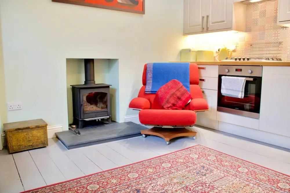 1 Bedroom Flat With Front Garden Sleeps 3
