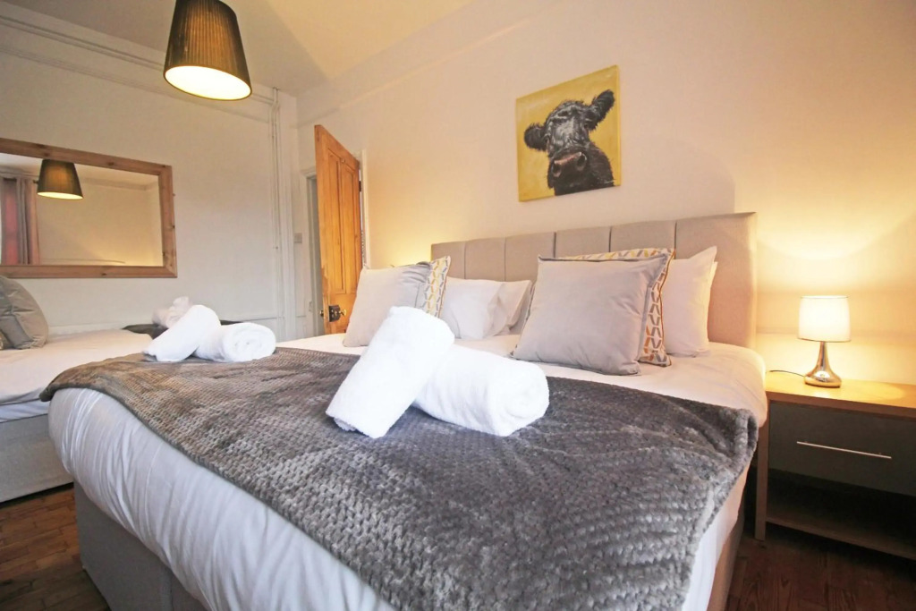 Panton Road - Modern Classic Terrace - Sleeps 12