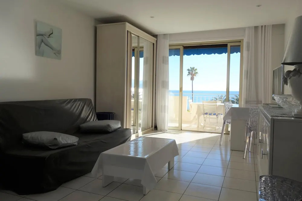 Welcome to Cannes - Rocamare 2