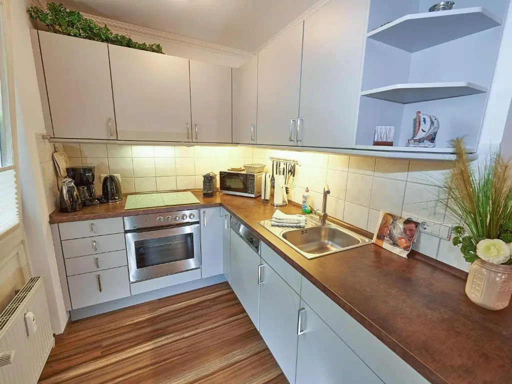Haus "Concordia" in Binz - WG11 "Liuba" mit Terrasse strandnah