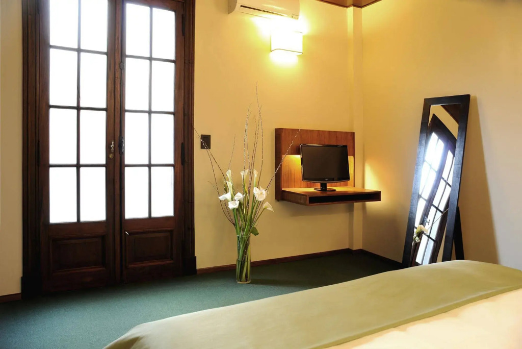 Hotel Babel