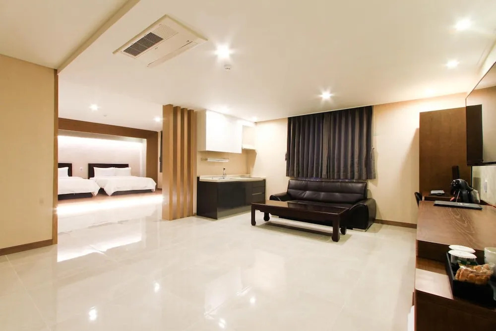 The King Hotel