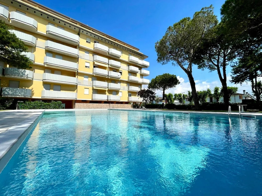 Flat With Shared Pool