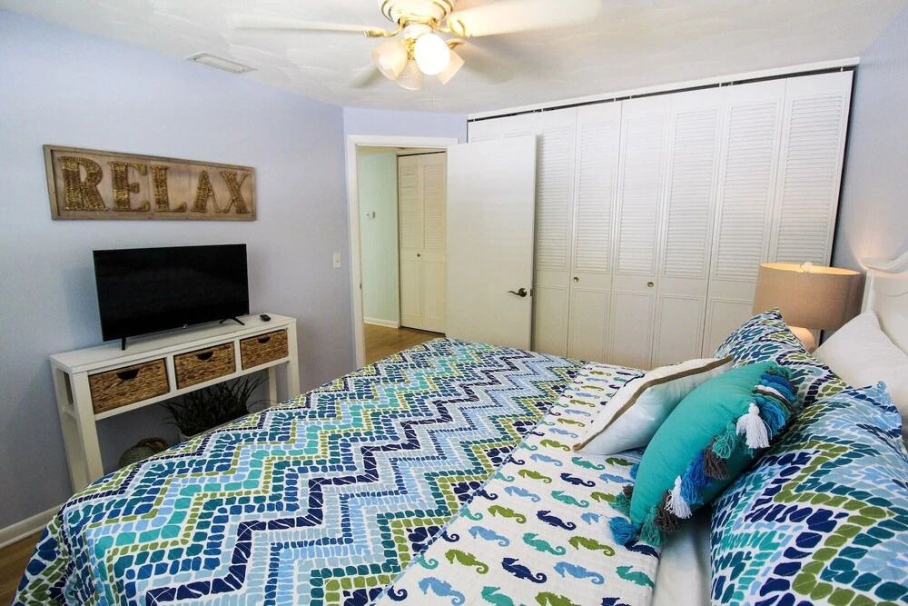 Sandy Toes and Feet Retreat