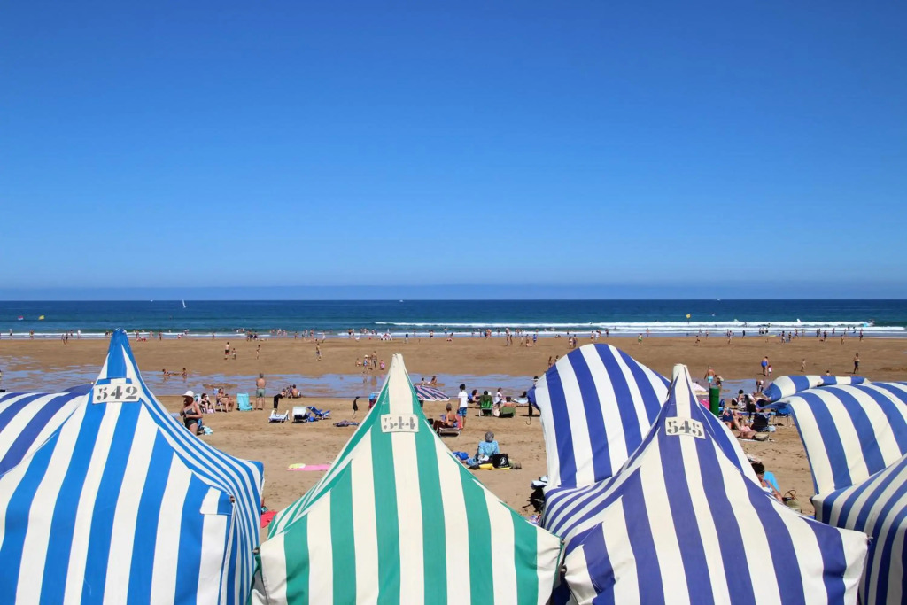 Apartamentos Zarautz Playa, con piscina y garaje