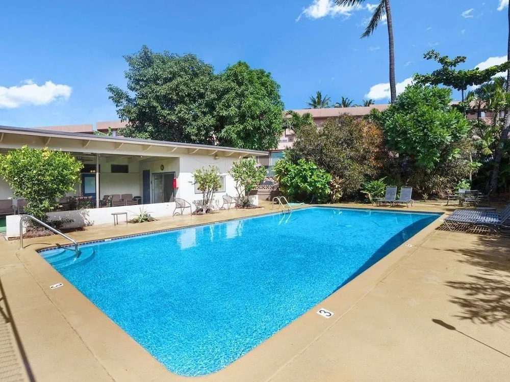 Lahaina Luxury Beach Condos