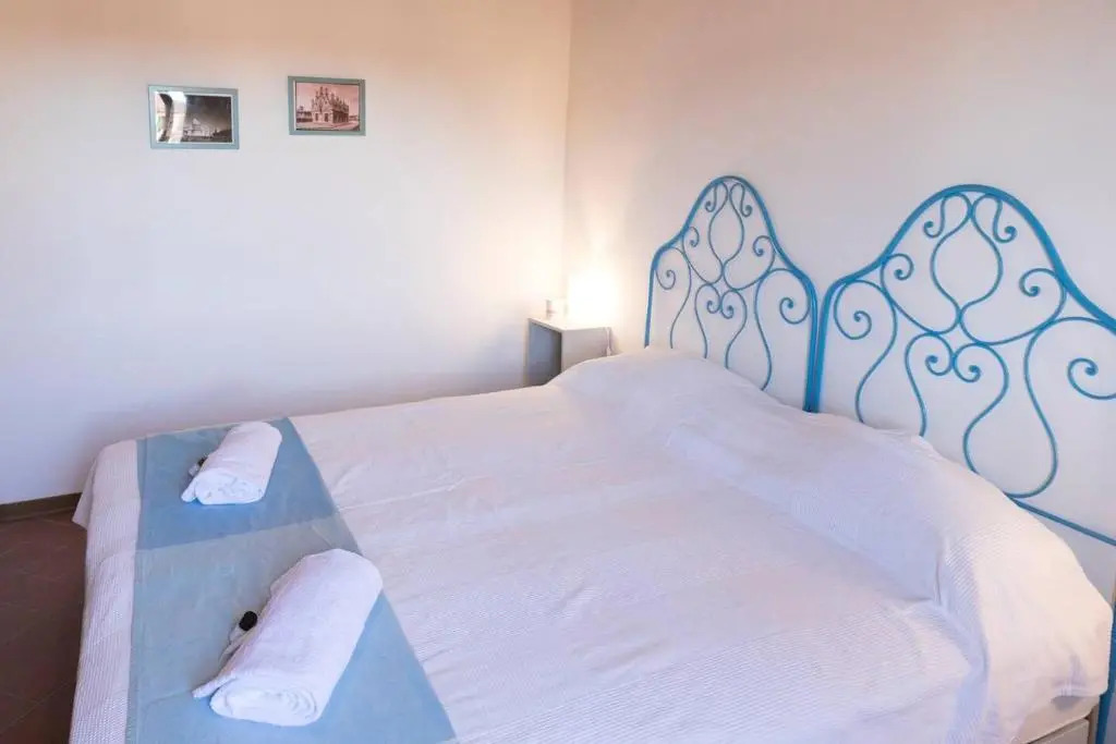 ALTIDO Apt for 6 with Lovely views 3 mins to Corso Italia