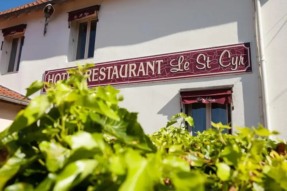 Logis Le Saint Cyr