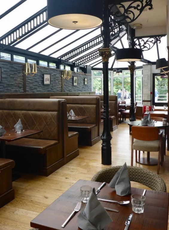 Royal Oak Hotel