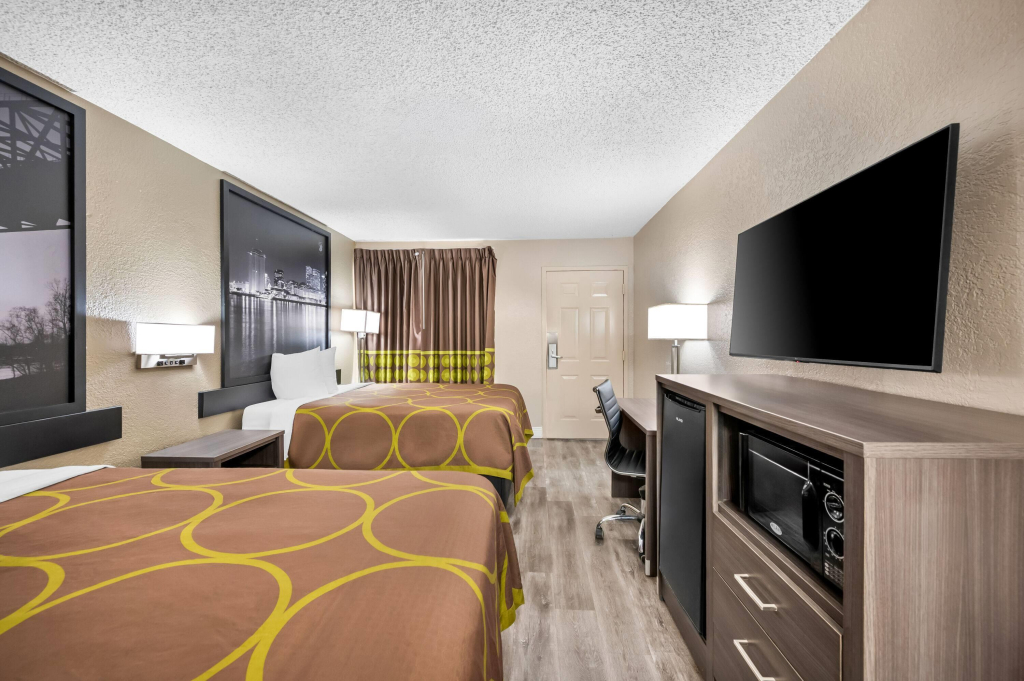 Super 8 by Wyndham Metairie