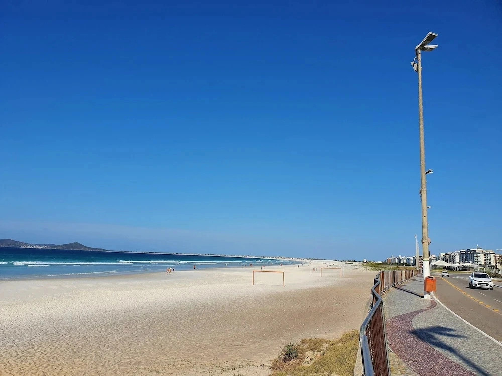 AP com 2 Suítes na Praia do Forte Malibu