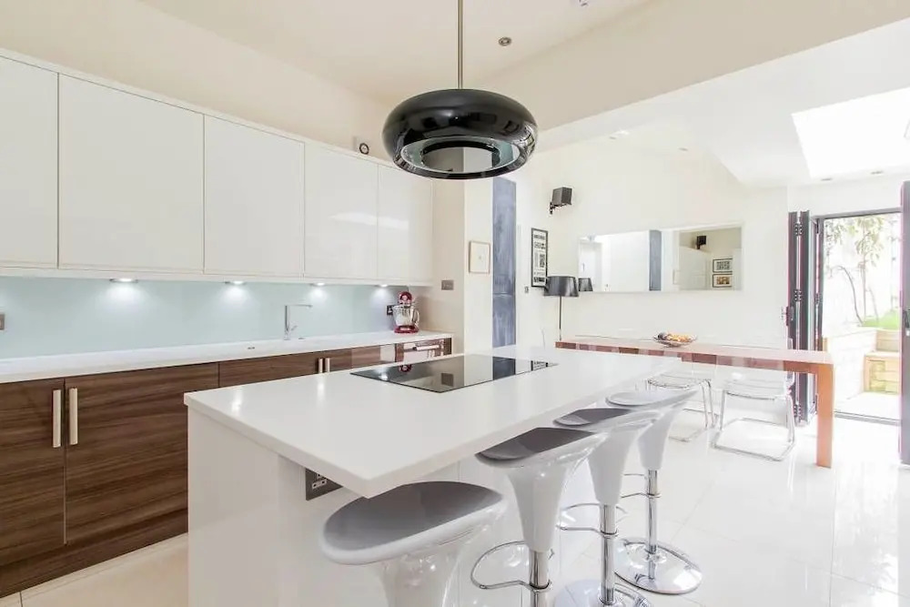 Beautiful Victorian 6 bed Family Home, in Zone 2