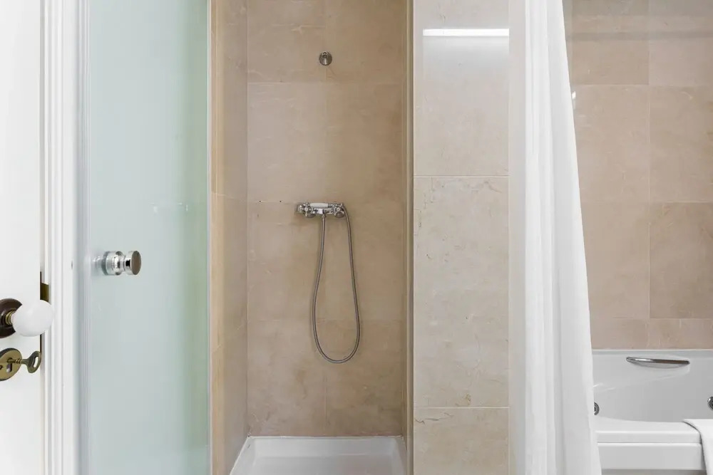 ALTIDO Beach Chic 3BR w/BBQ & 2 Terraces in Estoril