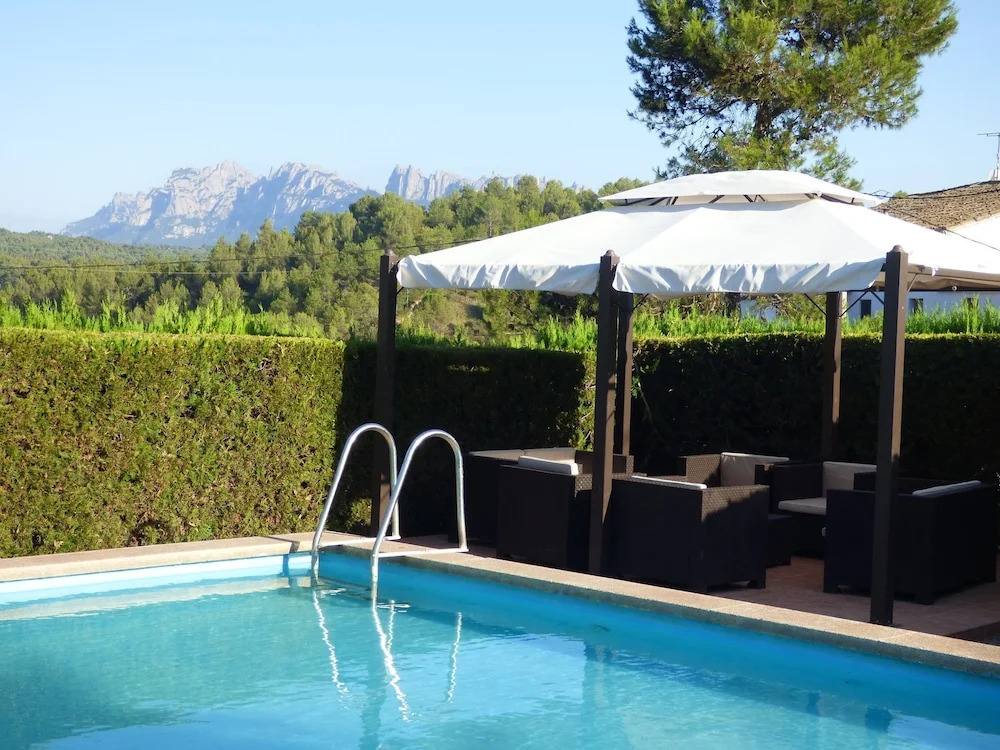 Luxurious Cottage in Sant Salvador de Guardiola