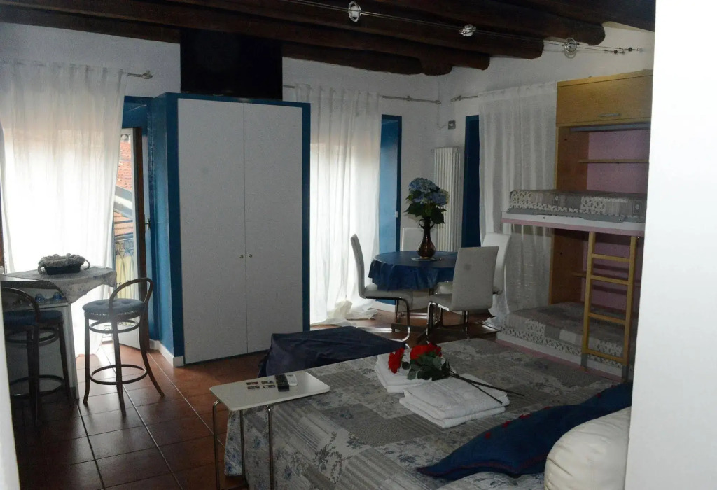 Luxury Historic Home by Como Duomo Sleeps 11