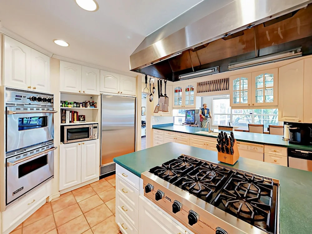 4527 Bimini Home 3 Bedrooms 2 Bathrooms Home