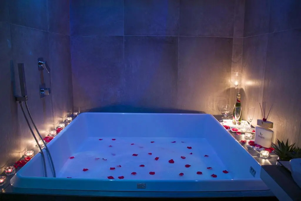 Megaris Luxury Suite Rooms