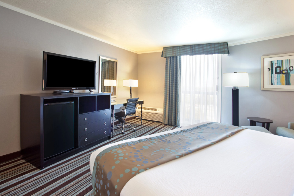 Holiday Inn Long Beach - Airport by IHG