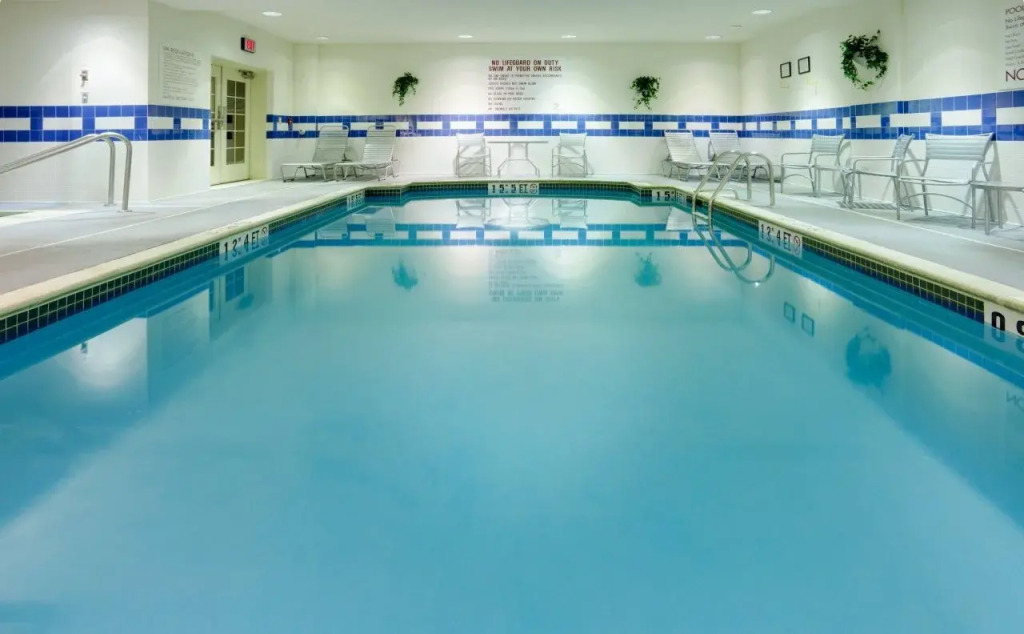 Holiday Inn Express Hotel & Suites Warwick-Providence Airport by IHG