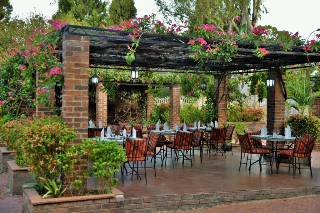 Cresta Churchill Hotel