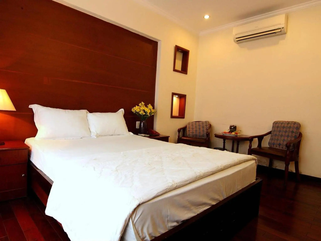 Moonlight Hotel Saigon South