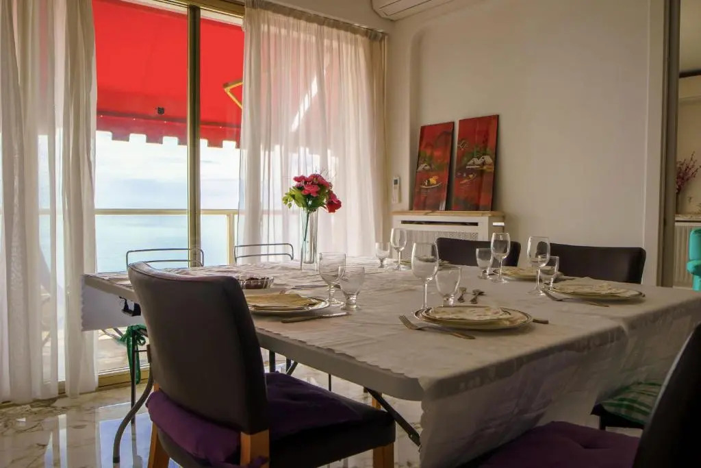 Like in a Boat , 2BR 2BA with big balcony in front of the sea