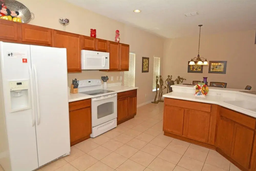 919DP Dorset Manor 4 Br home by RedAwning
