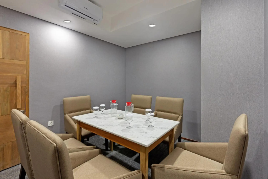 Hotel Neo Gading Solo