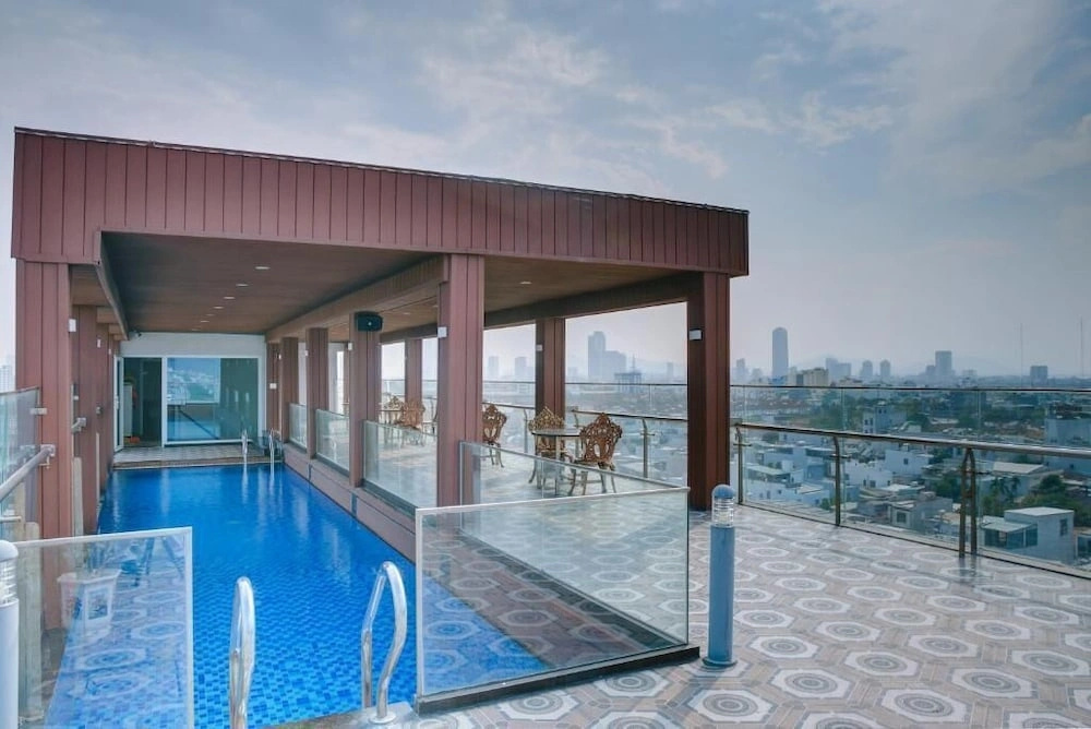 Quan Cuong Hotel