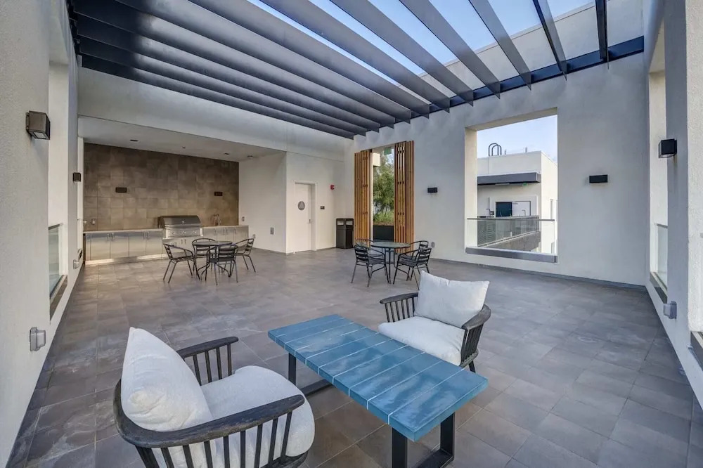 Downtown Los Angeles Modern Apartments