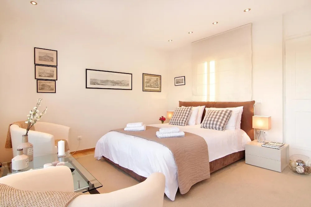 Stylish studio loft with Superb balcony