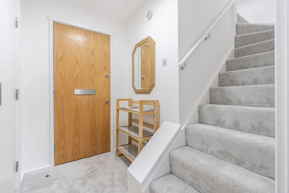 Duplex 2BR 2BA Flat Near Gloucester Rd Station