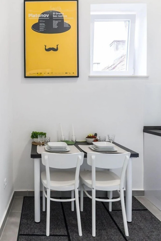 F11 Gallery