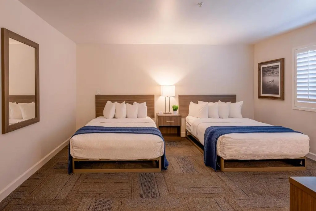 Inn At Moss Landing Point