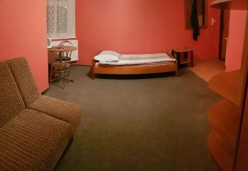 Hostel Famil