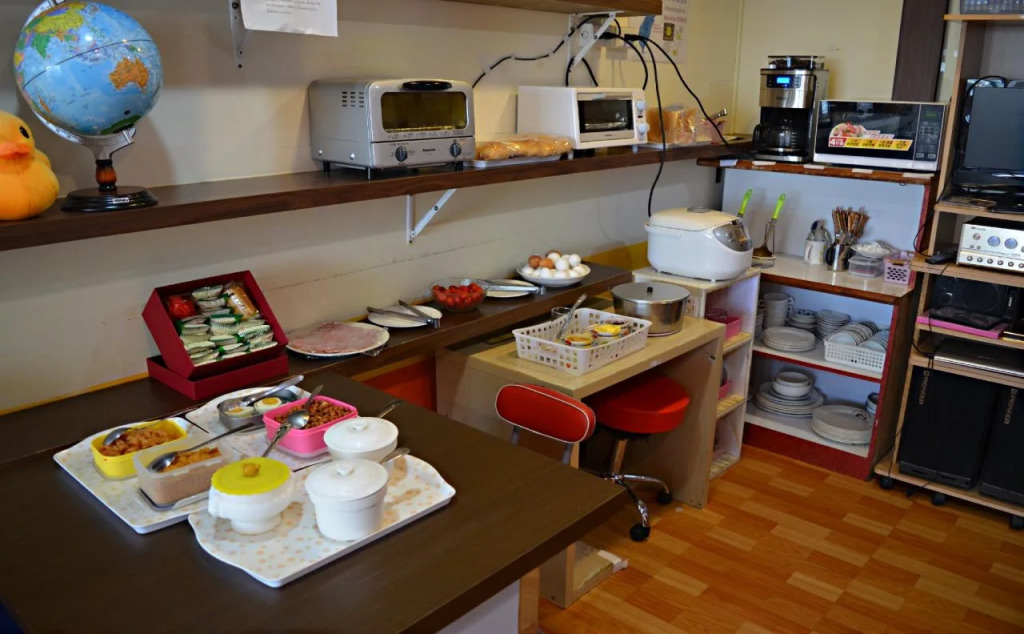 Holo Hostel
