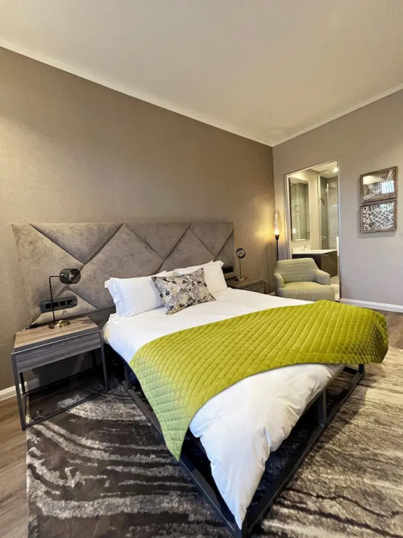 Menlyn Maine Luxury Rentals